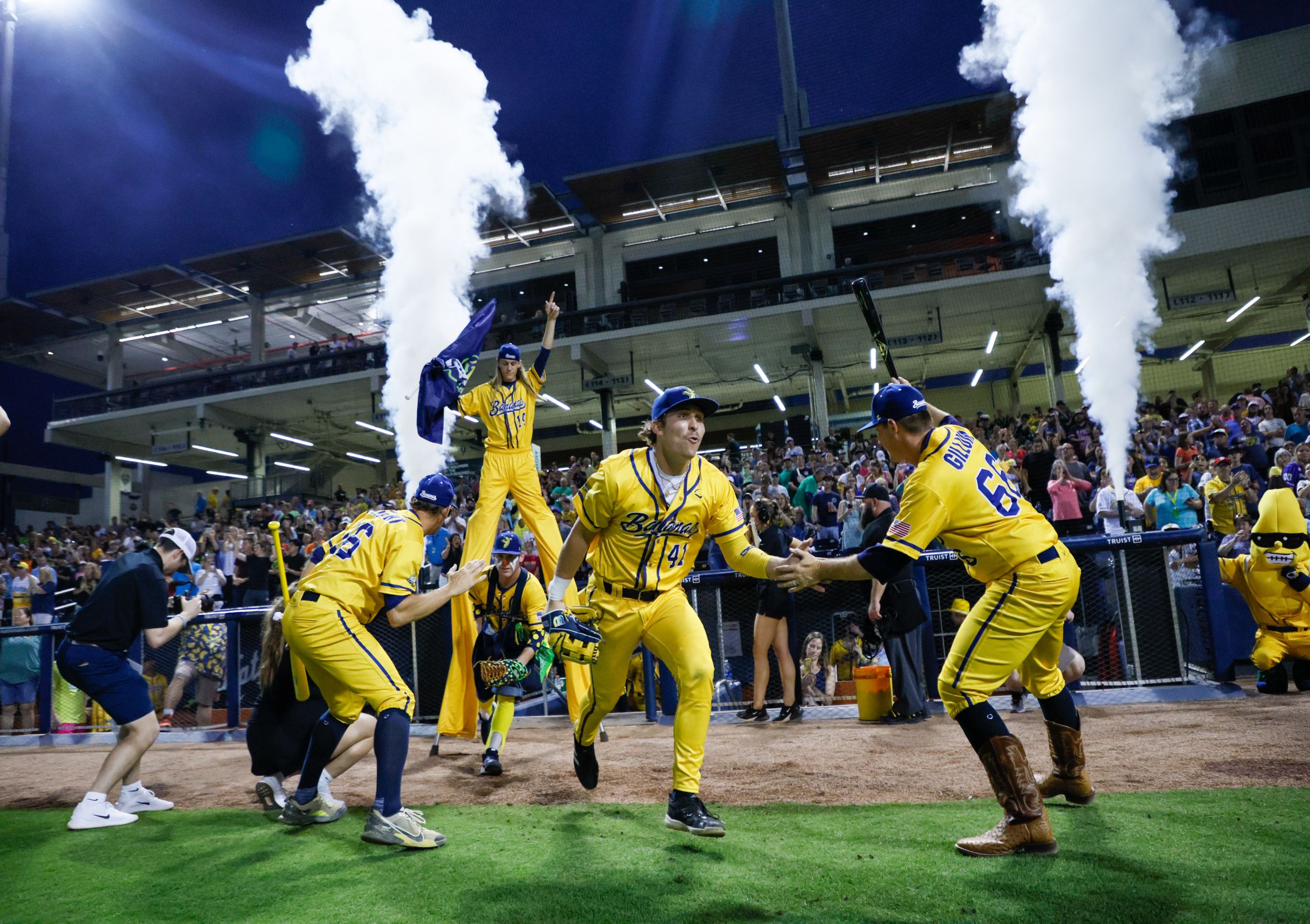 The Savannah Bananas are going MAJOR in 2024. Major League, that is. The  show is heading to Minute Maid Park (Houston Astros), Fenway Park…