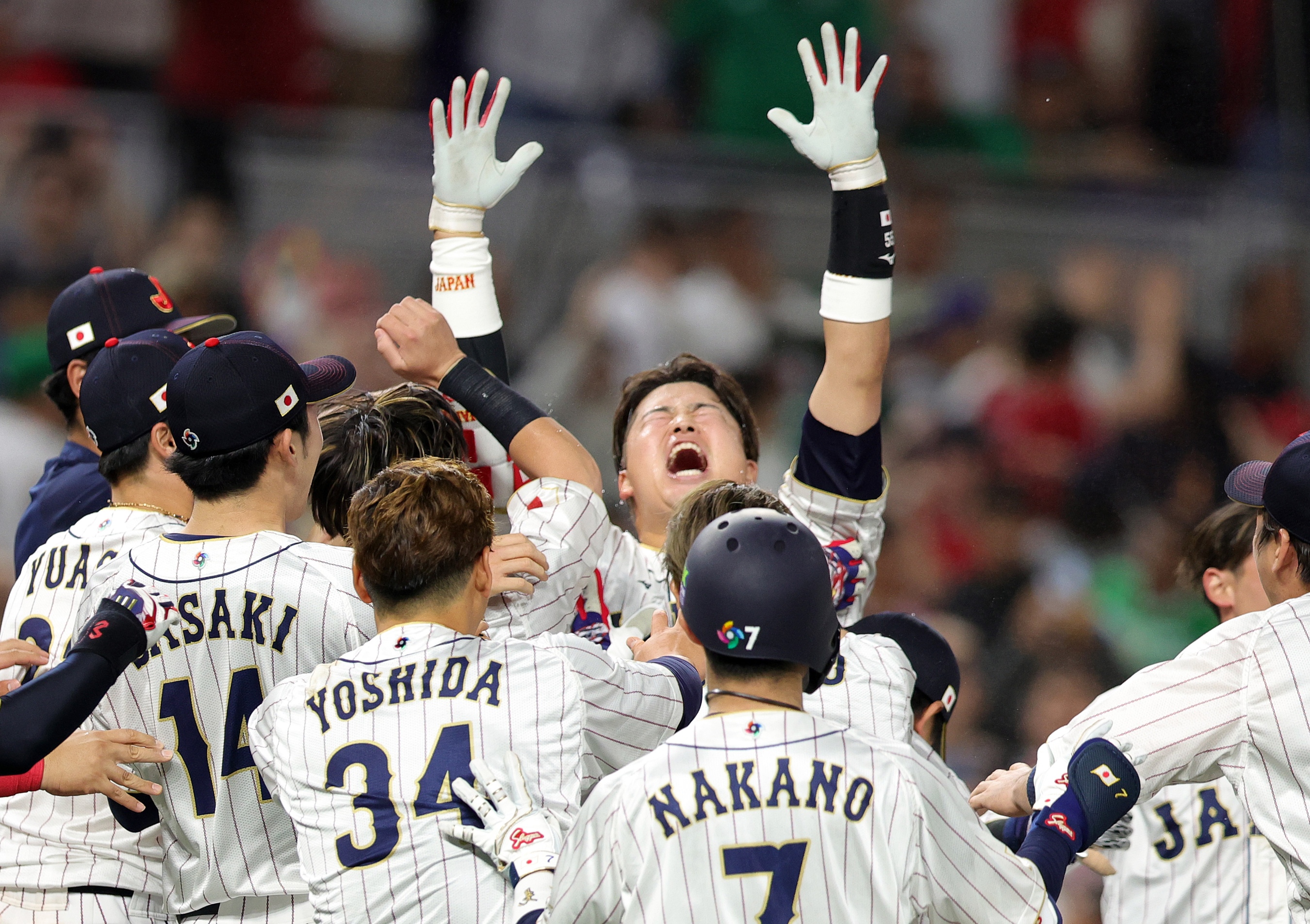 Murakami walks off Mexico as Murakami drives in the winning runs